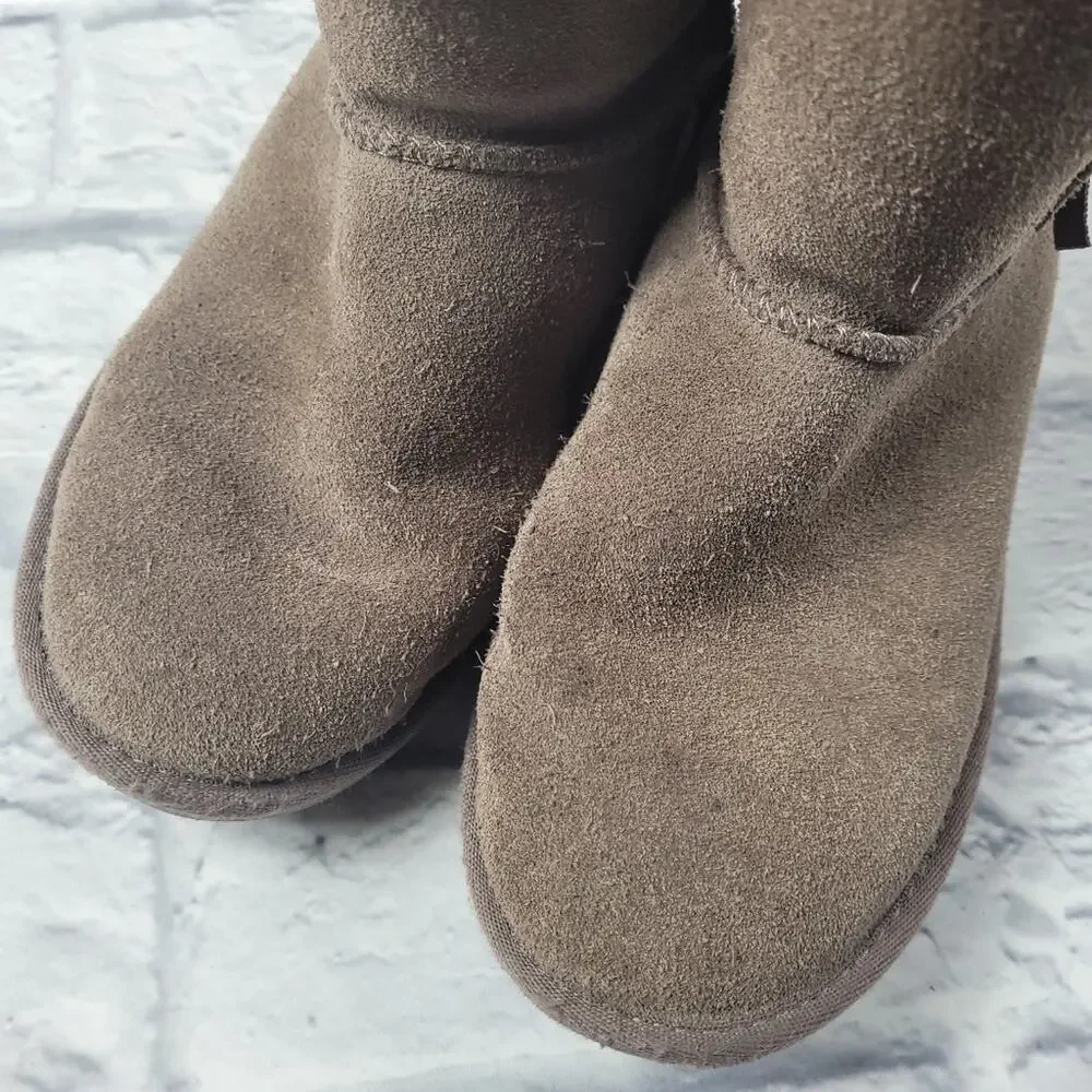 Koolaburra by Ugg Victoria Short Suede Boots with Bows size 4